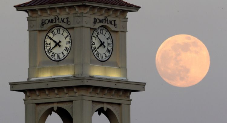 La NASA busca un nuevo reloj para la Luna, donde el tiempo transcurre más rápido