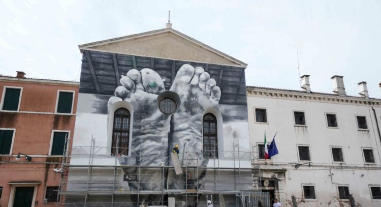 Pabellón del Vaticano de la Bienal de Venecia se exhibe en prisión femenina