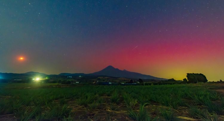 Tormenta solar genera auroras boreales en México (Fotos)