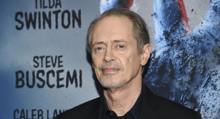 Agreden al actor Steve Buscemi en NY; recibe golpe en el rostro