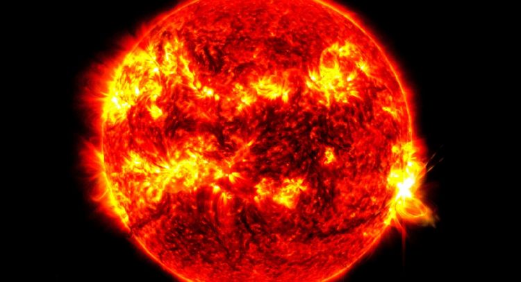 El Sol produce su llamarada más grande en casi una década