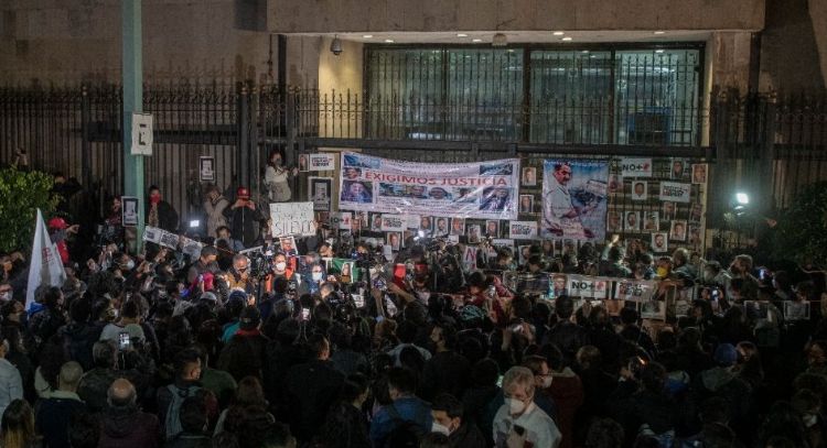 Las familias sufrimos y lloramos, pero exigimos verdad y justicia