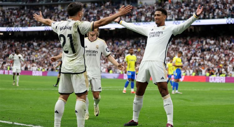 El Real Madrid gana La Liga española tras derrota del Barcelona ante el Girona