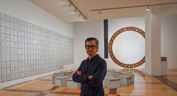 La delgada línea entre escritura y artes de Méndez Blake en el MARCO