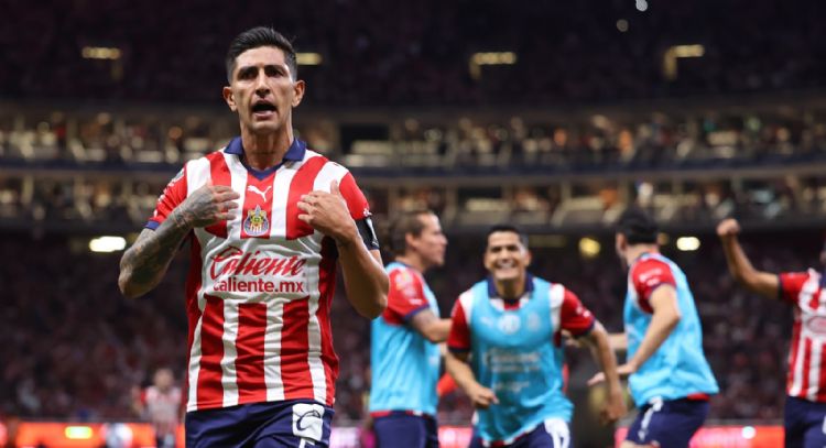 Con golazo de "Pocho" Guzmán, Chivas venció al Toluca en el partido de ida de cuartos de final