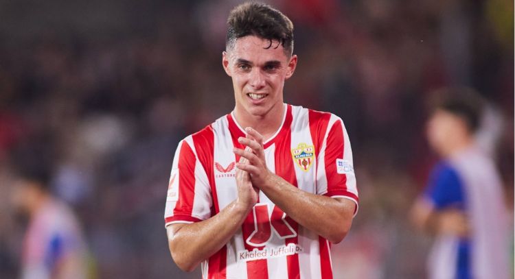 Sergio Arribas, futbolista del Almería, salva a una pareja de ahogarse en el mar