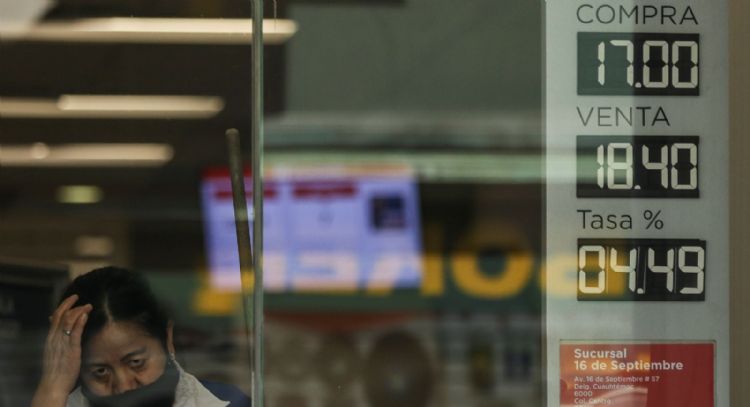 Peso pierde por recorte de la Fed en Estados Unidos