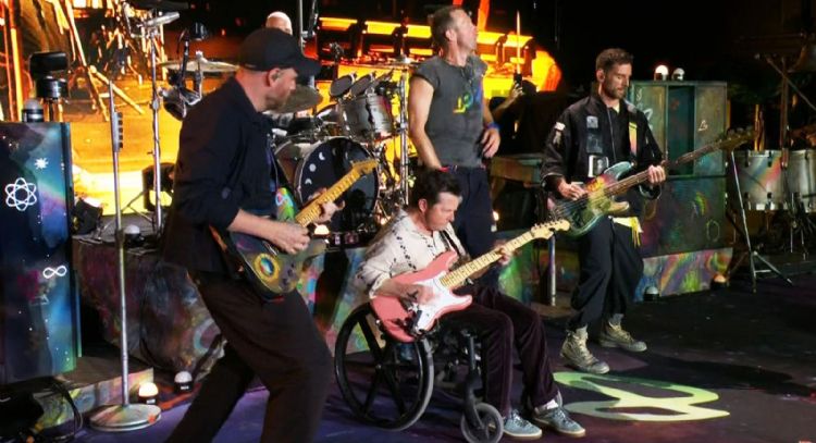 Coldplay invitó a Michael J. Fox a tocar dos canciones en Glastonbury