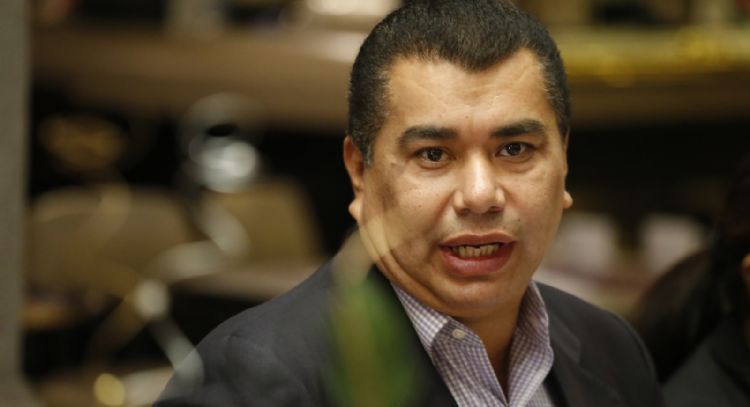 Feministas piden retirar foto de Javier López Zavala de la Sala de Secretarios de Gobernación