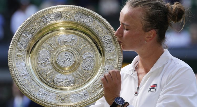 Krejcikova gana Wimbledon y conquista su segundo título de Grand Slam