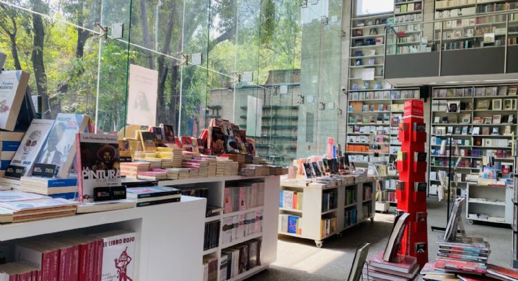 Penguin Random House modifica sus pautas de derechos de autor para evitar entrenar IA con sus libros