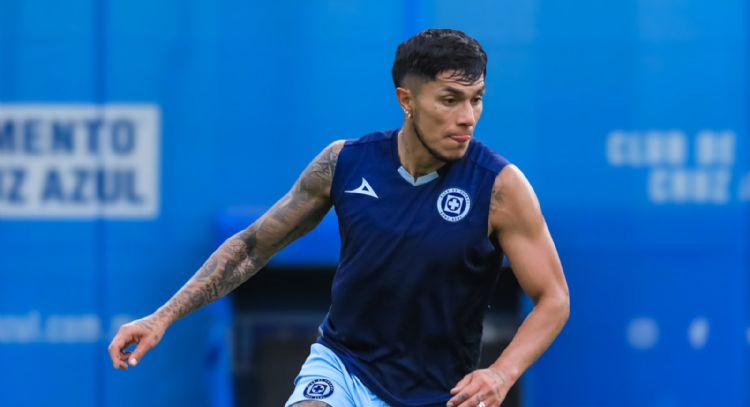 Carlos Salcedo se va de Cruz Azul