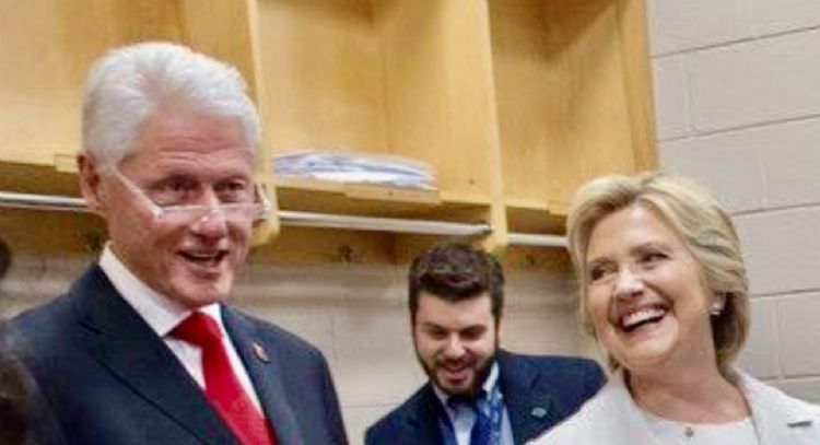 Trump pide al Departamento de Justicia que investigue a Bill Clinton por sus vínculos con Epstein