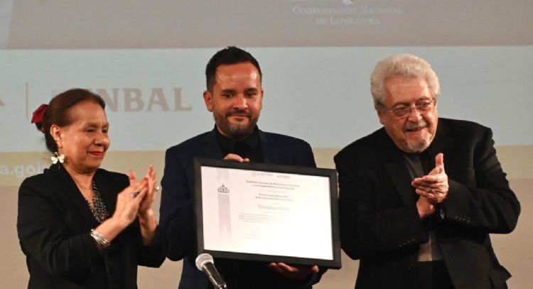 La poesía se impone, Christian Peña recibe el 69º Premio Xavier Villaurrutia