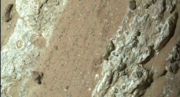 La NASA halla roca en Marte con señales de posible vida microscópica hace miles de millones de años