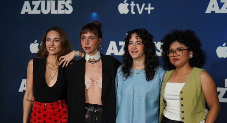 "Las Azules" revive historia de mujeres policías pioneras de México