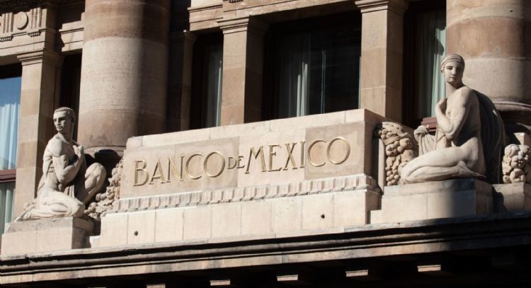 Reservas internacionales disminuyeron 369 millones de dólares en una semana: Banxico