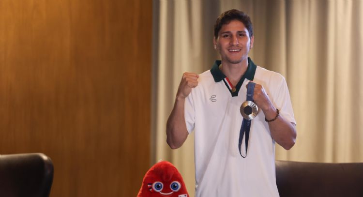 Marco Verde regresa a México tras ganar la medalla de plata en boxeo en París 2024