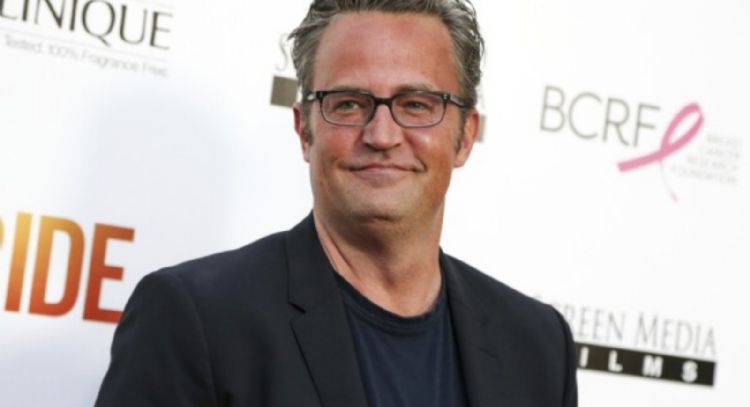 Muerte de Matthew Perry de “Friends” lleva a cargos contra médicos, su asistente y narcotraficante