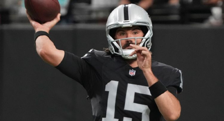 Minshew supera a O'Connell por el puesto de quarterback titular de Raiders