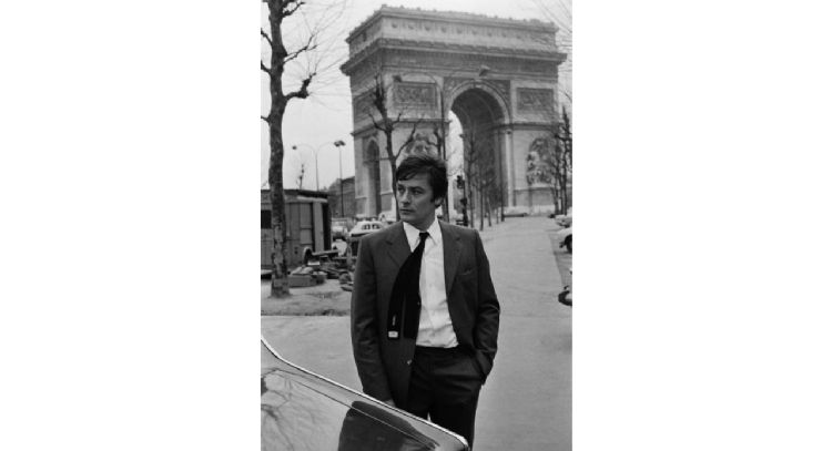 Era “un monumento francés”, así rindió homenaje Macron al actor Alain Delon