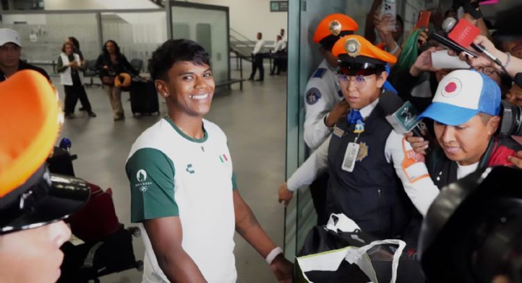 Prisca Awiti regresa a México tras ganar la medalla de plata en judo en París 2024