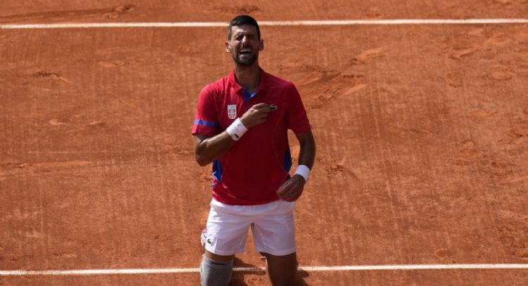 Novak Djokovic conquista su 1er oro olímpico tras vencer a Carlos Alcaraz en la final del tenis