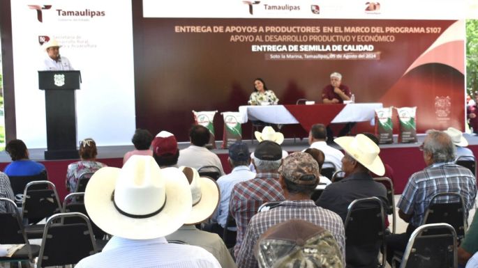 Reciben productores agrícolas de Soto la Marina semilla de sorgo y maíz