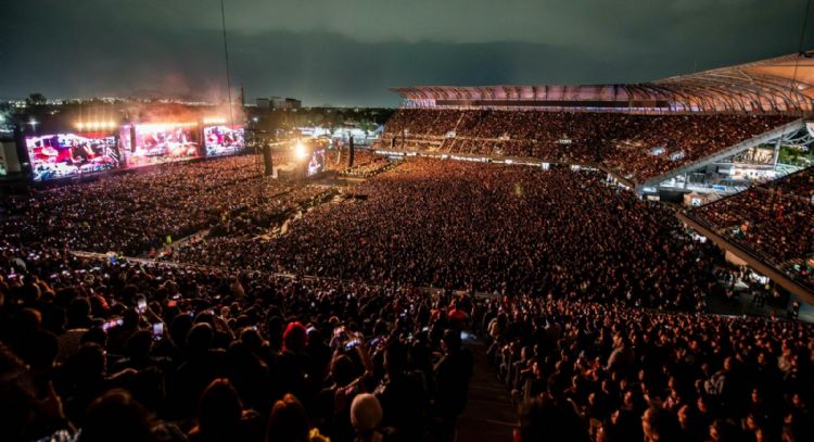 Caifanes, consignas junto a Vivir Quintana ante 65 mil fans (Video)