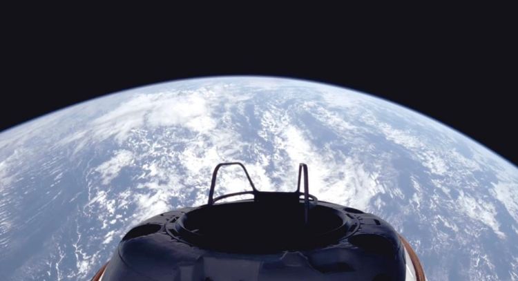 ¿Quién es el primer multimillonario que realiza una caminata espacial?