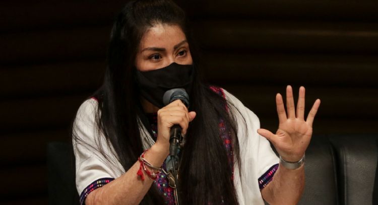 María Elena Ríos: “Siento mi proceso como una moneda en el aire”