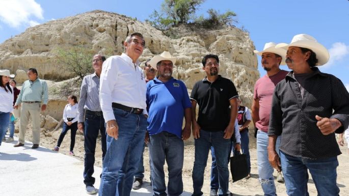 Entrega Américo viviendas a damnificados por la tormenta Alberto y supervisa obras en Tula