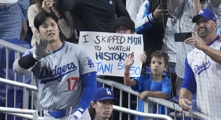 Ohtani se inscribe como el primer miembro del club de los 50/50 y Dodgers avanzan a playoffs