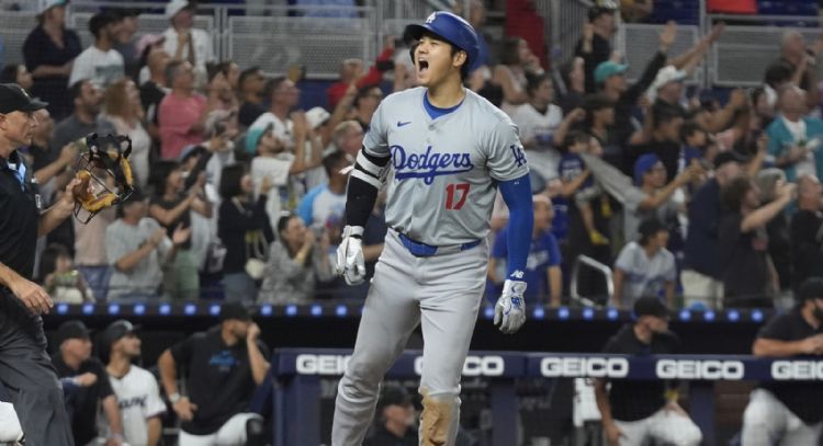Shohei Ohtani llega a 51 jonrones y 51 robos de base en una misma temporada