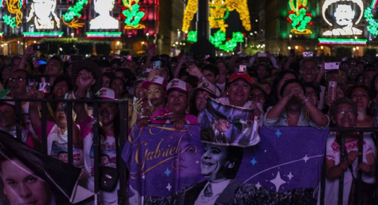 La proyección del concierto de Juan Gabriel reunió a 70 mil almas (Video)