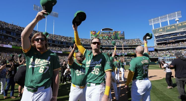 Atléticos se despiden de Oakland, su casa desde 1968