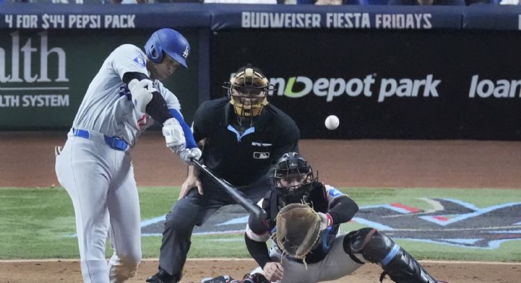 Presentan demanda para evitar que se subaste la bola del jonrón 50 de Ohtani