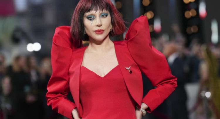 Lady Gaga se inspira en su personaje de "Joker" para su álbum "Harlequin"
