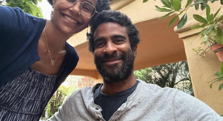 De qué murió Obi Ndefo, el actor de la serie de los 90 “Dawson’s Creek”