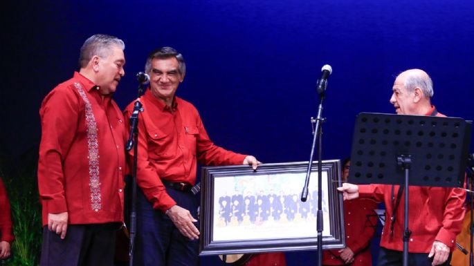 Celebran Américo y María 25 aniversario de la rondalla del hospital de Victoria