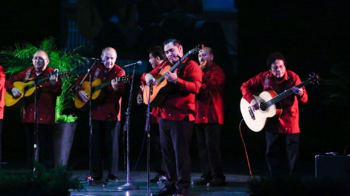 Celebran Américo y María 25 aniversario de la rondalla del hospital de Victoria