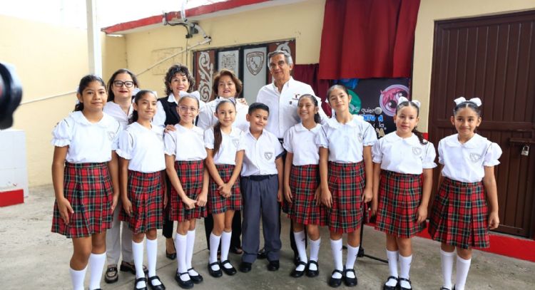 Con educación y valores estudiantes tendrán un mejor futuro: Américo