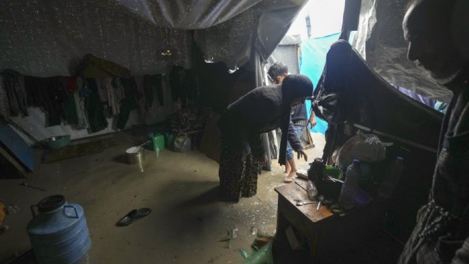 Ataques israelíes matan a 12 personas en Gaza mientras la guerra se extiende al año nuevo