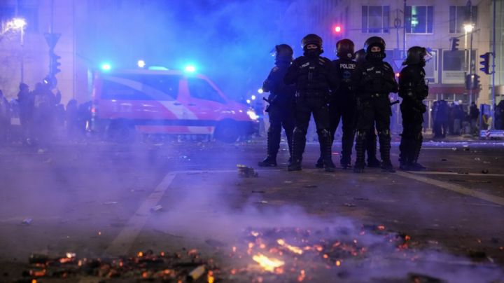 Gobierno alemán condena incidentes violentos en Nochevieja tras cientos de arrestos
