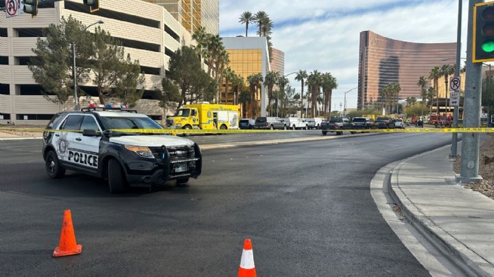 Explota camioneta CyberTruck a las puertas de un hotel de Donald Trump en Las Vegas (Video)
