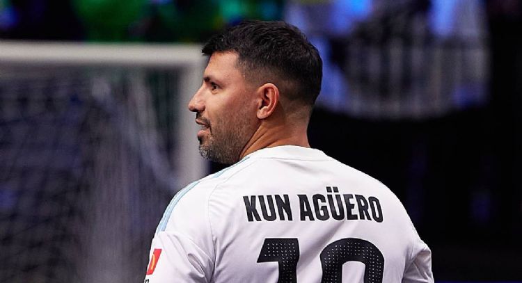 "Kun" Agüero llama “basura” a arbitro y lo acusa de favorecer a México