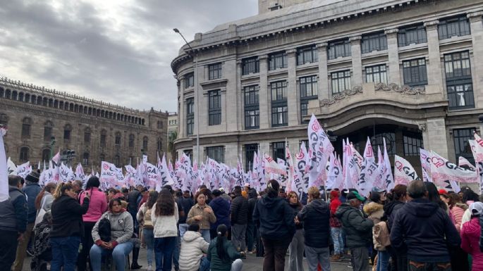 Miles de simpatizantes llegan al Zócalo para escuchar el informe de Sheinbaum (Fotogalería)