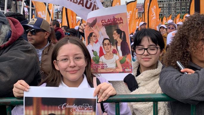 Miles de simpatizantes llegan al Zócalo para escuchar el informe de Sheinbaum (Fotogalería)