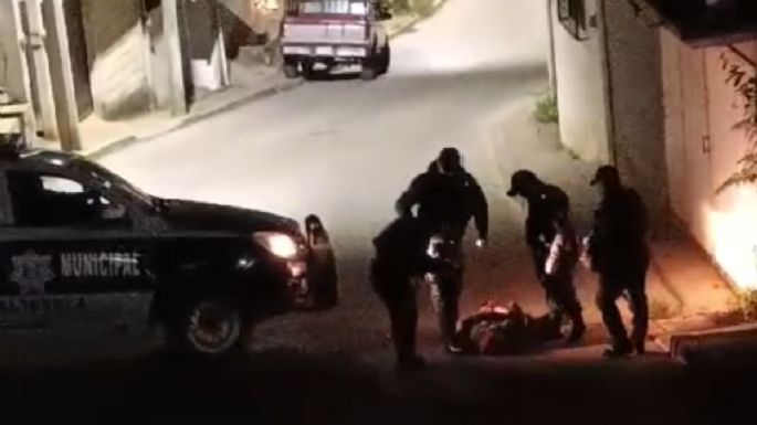 Graban golpiza de policías de Tlatetela, Veracruz, a un ciudadano (Video)