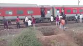 Foto ilustrativa de la nota titulada: Saltan de tren por rumor sobre un incendio a bordo y son arrollados por otro ferrocarril